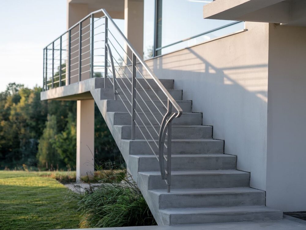 balustrada stalowa na schody zewnętrzne