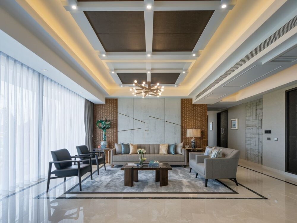 drewniane belki na suficie