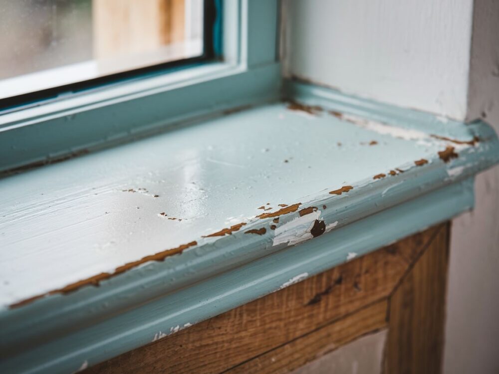 farba do metalowego parapetu