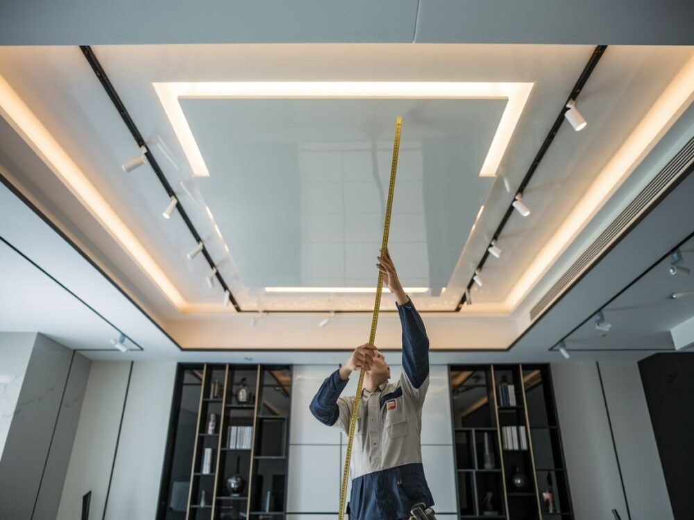 koszt sufitu napinanego