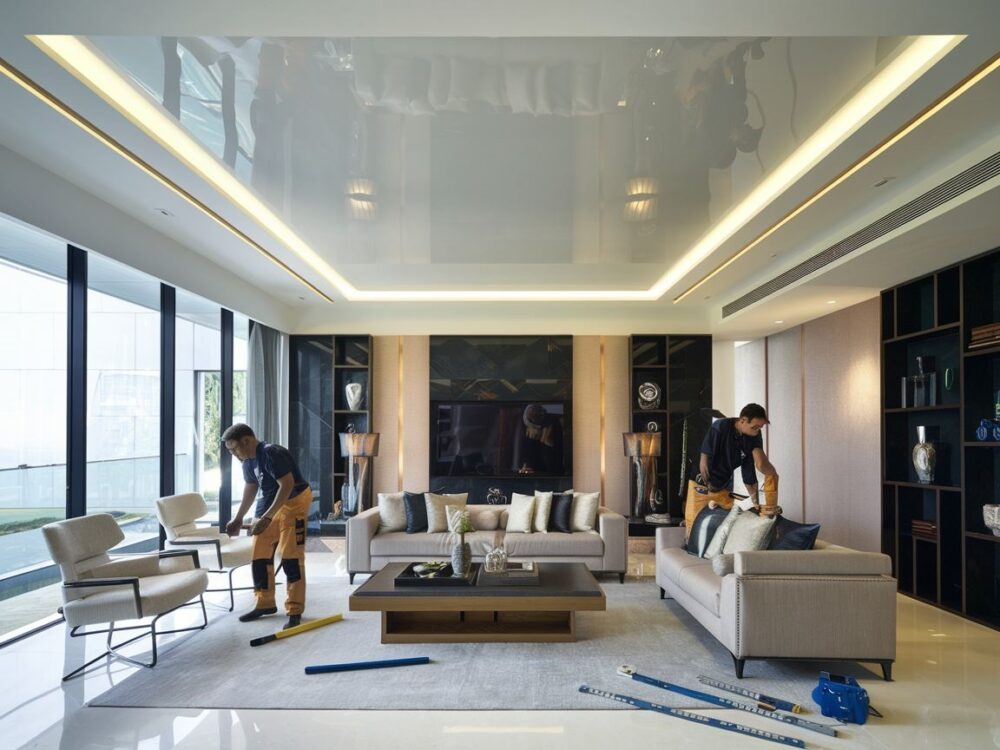 montaż sufitu napinanego