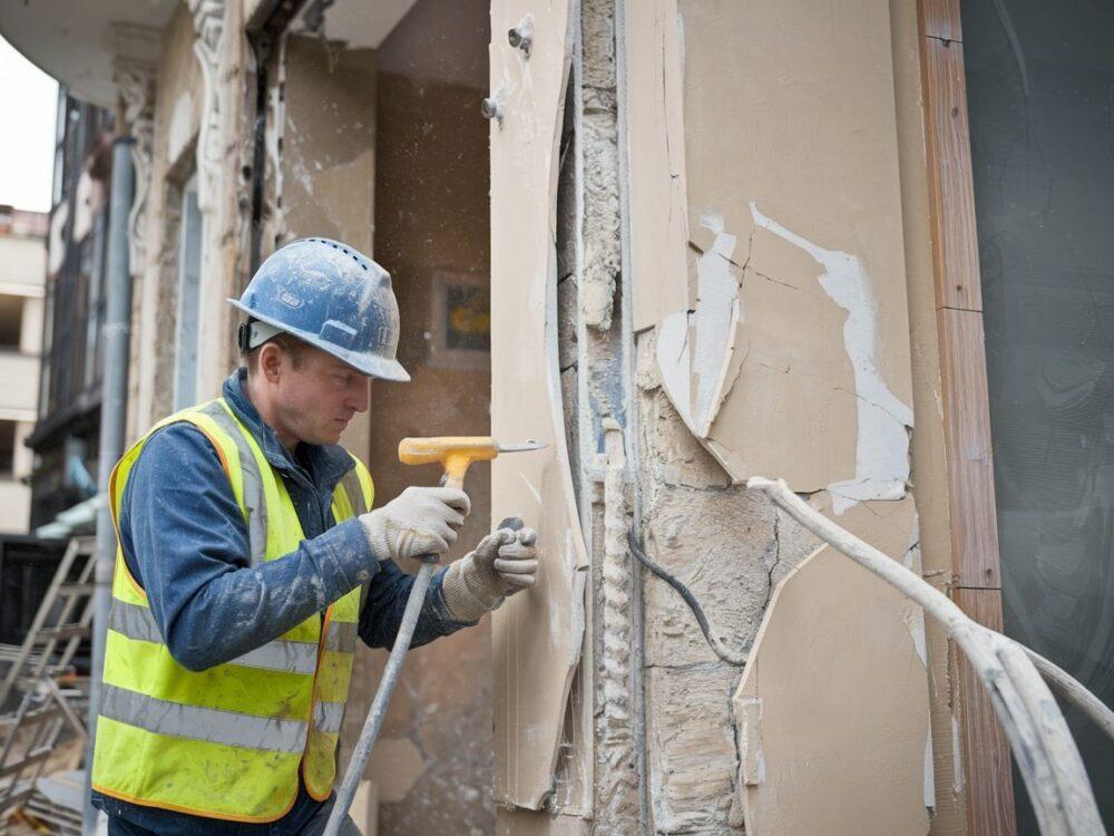 naprawa ubytków elewacji