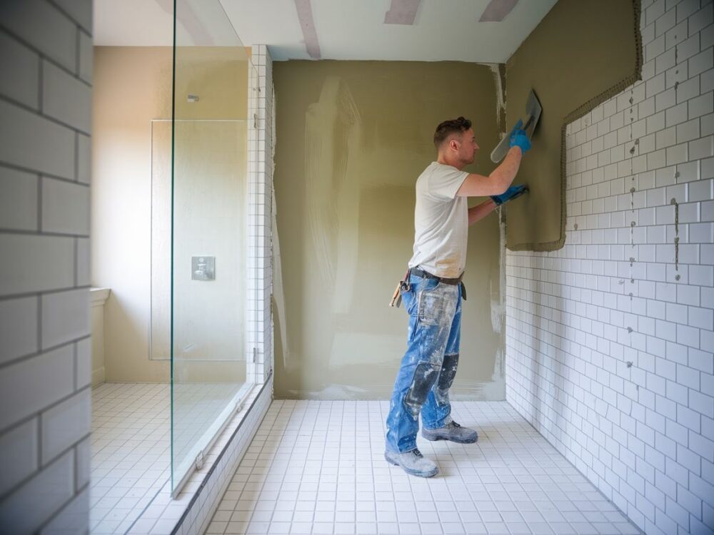 ściana w łazience po gładzi