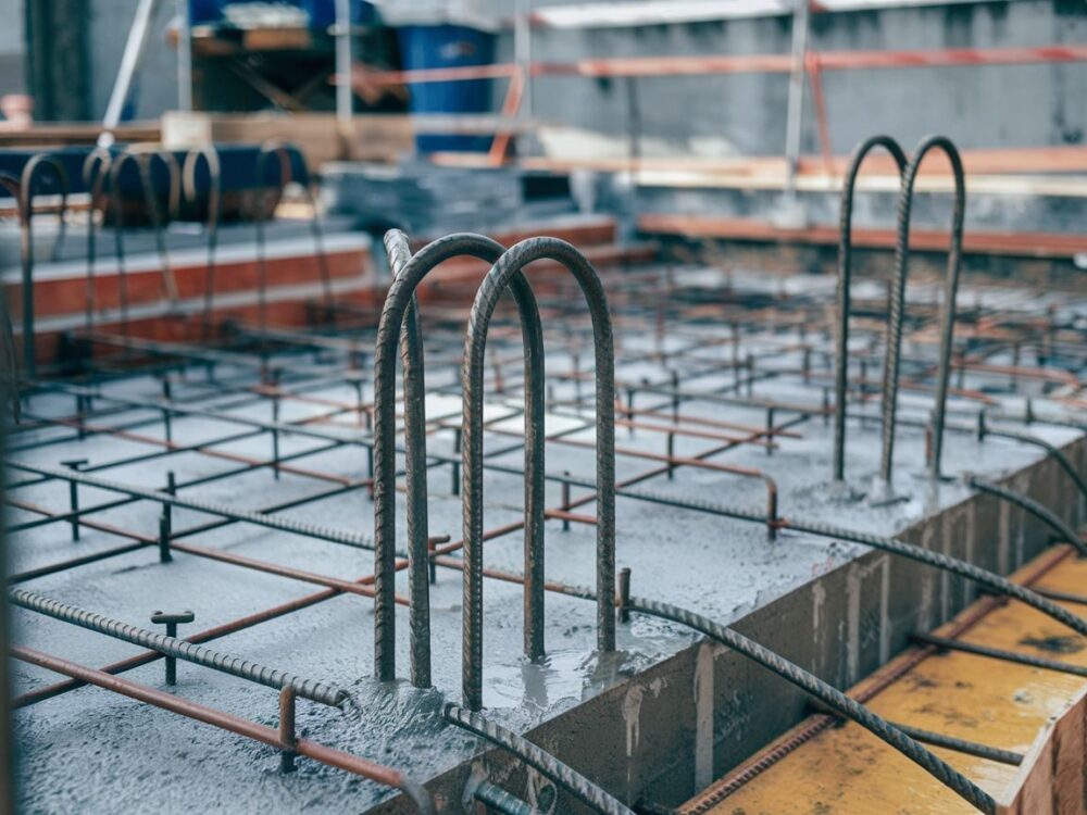 strzemiona w ławie fundamentowej