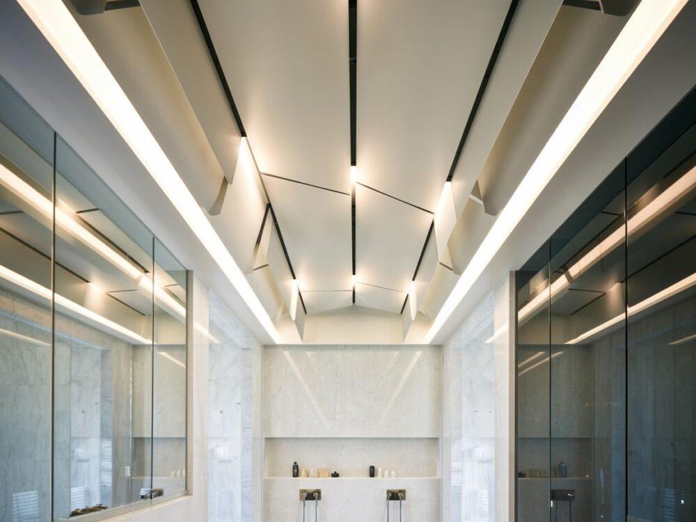 sufit podwieszany w łazience