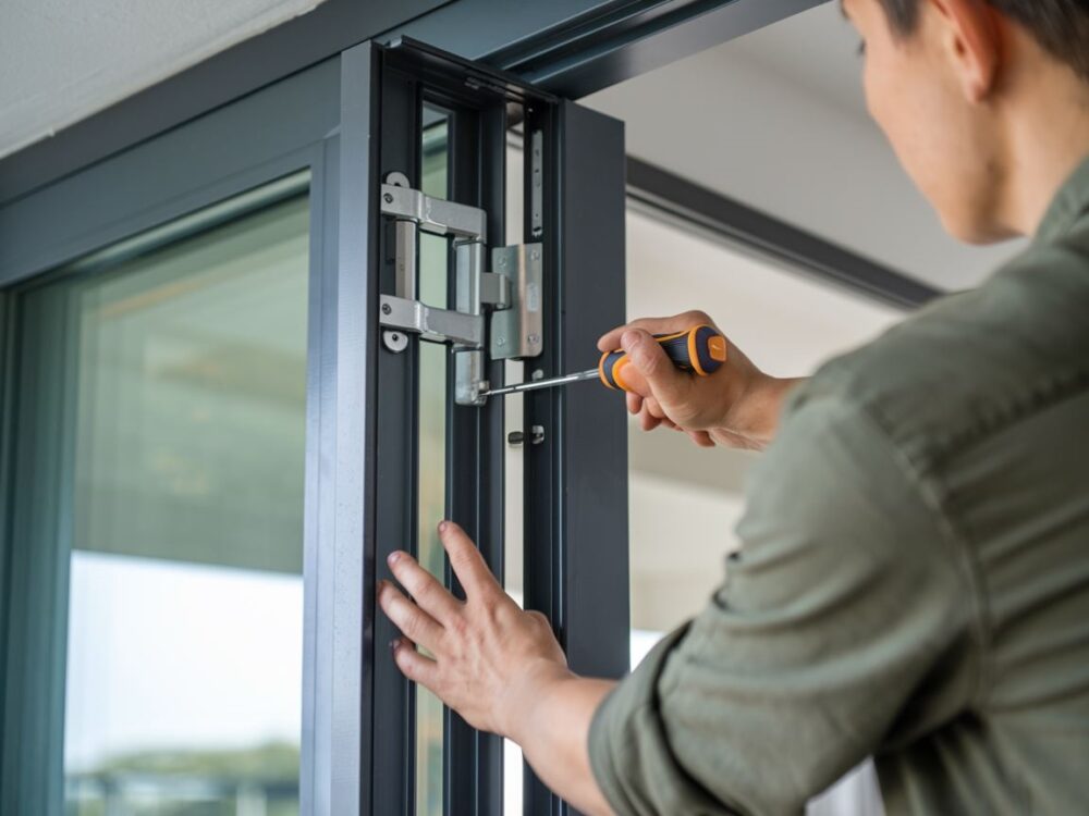 ustawianie drzwi balkonowych