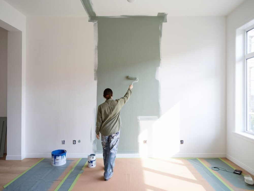 zabezpieczanie podłogi folią